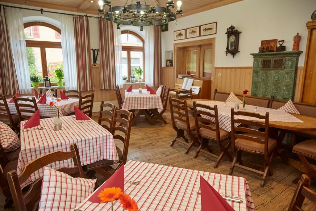 Hotel-Gasthof Die Post Brennerei Frankenhoehe Schillingsfuerst Екстер'єр фото